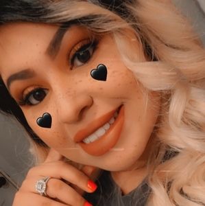 Meet your Posher, Selena